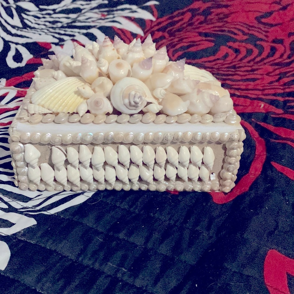 Mid sized cream colored jewelry box